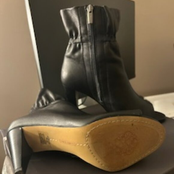 Vince Camuto Addiena Black Vignoni Booties Size 9, fit like an 8.5 - Picture 12 of 12